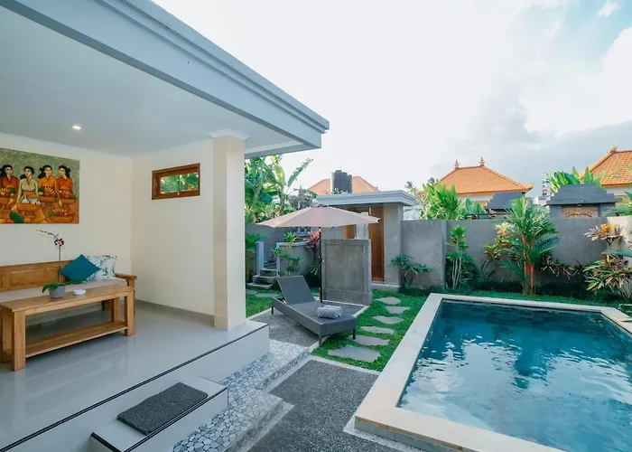 Cozy With Pool In